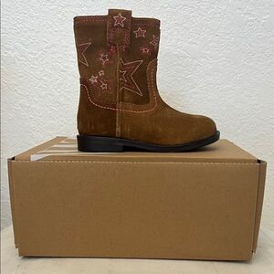 Brown Suede Star Embroidered Boots